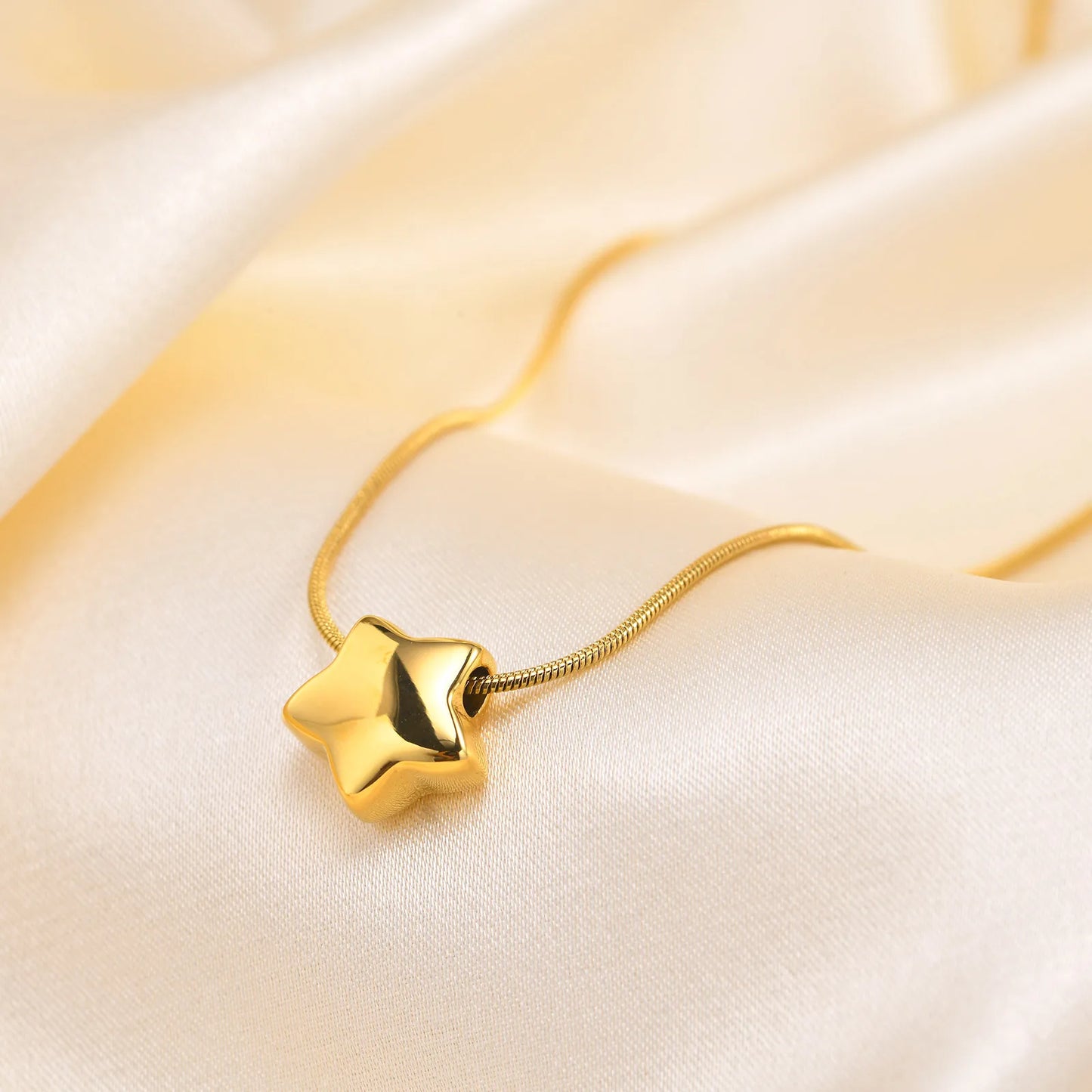 Tiny Star Pendant Necklace 18K Gold Plated